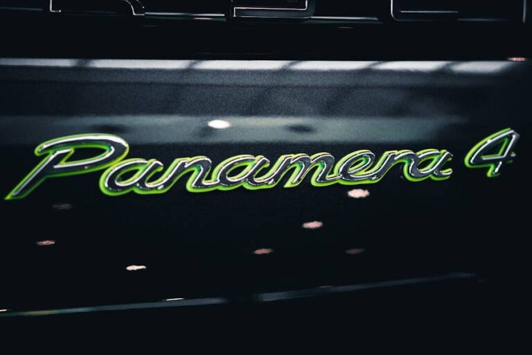 Care este cea mai avantajoasă opțiune financiară pentru achiziționarea unei mașini: credit, leasing sau plată cash?