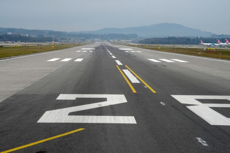 Cum să-ți construiești un „runway” financiar solid pentru schimbarea de carieră