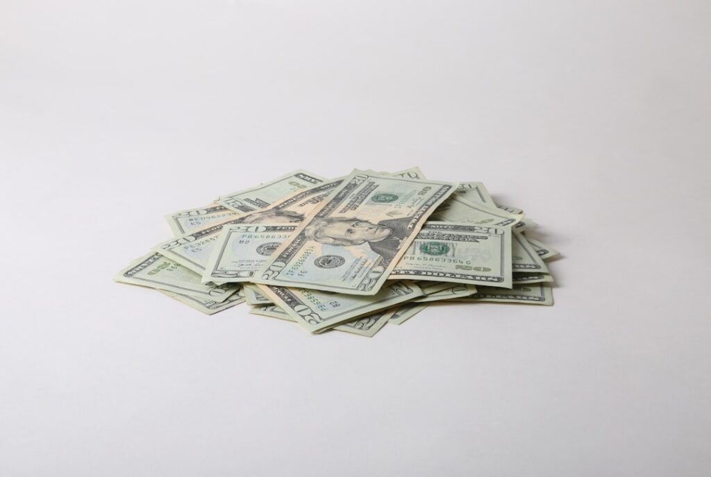 Cum transformi creșterea de salariu în bogăție, nu în cheltuieli