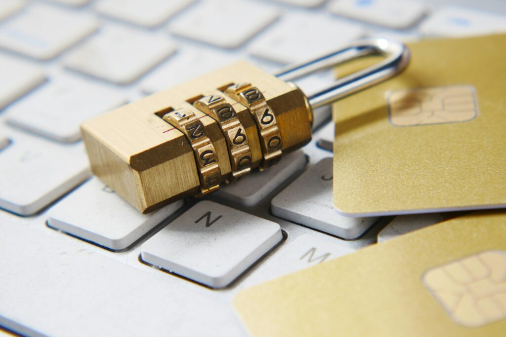 Protecție împotriva fraudei și phishing